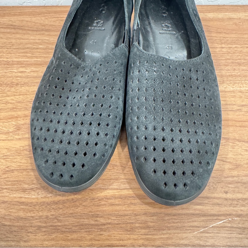 ECCO Felicia Womens 41 10/10.5 Loafers Perforated Leather Slip On Wedge Comfort - Picture 4 of 8
